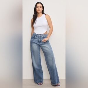 Good American Good Ease Relaxed Jeans